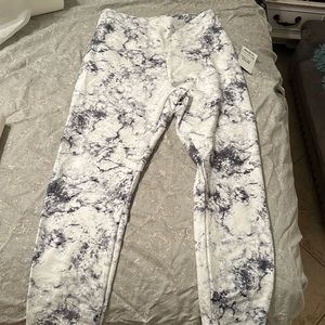 Balance collection leggings size medium🤍